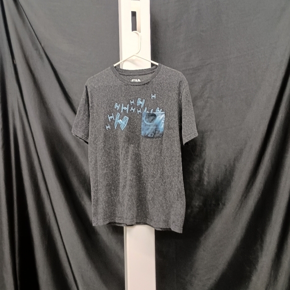Star Wars Gray T-Shirt with Blue Pocket - Picture 1 of 10